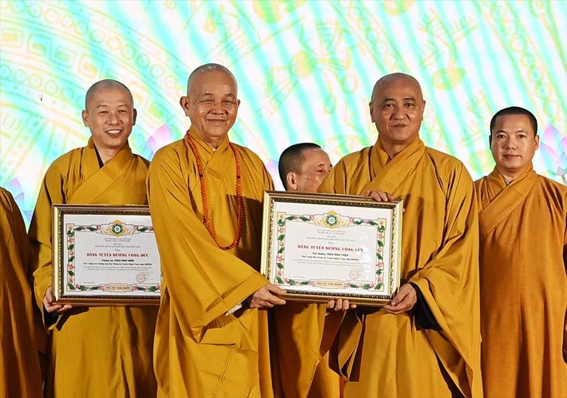 truyen-thong-phat-giao-viet-nam-sau-15-nam-tu-tin-phat-su-den-ket-noi-cong-dong_nguoiphattu_com_nhu luc pham ngoc son  (91).jpg